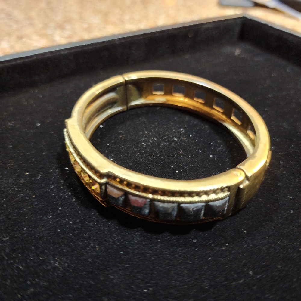 Chic Gold and Silver Women's Bracelet - Picture 3 of 5